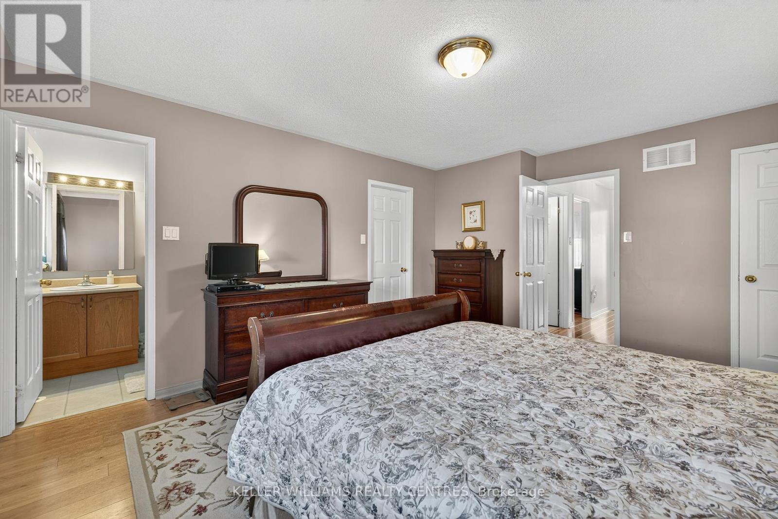 70 Burgess Crescent, Newmarket, Ontario  L3X 2T7 - Photo 26 - N12419159