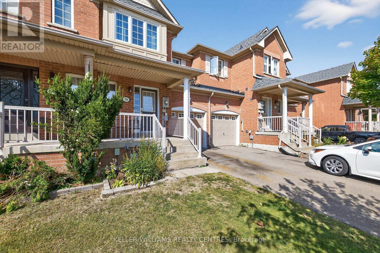 70 Burgess Crescent, Newmarket, Ontario  L3X 2T7 - Photo 3 - N12419159