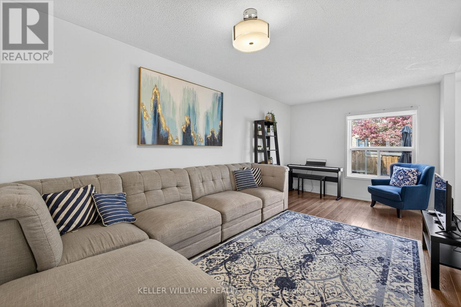 70 Burgess Crescent, Newmarket, Ontario  L3X 2T7 - Photo 7 - N12419159