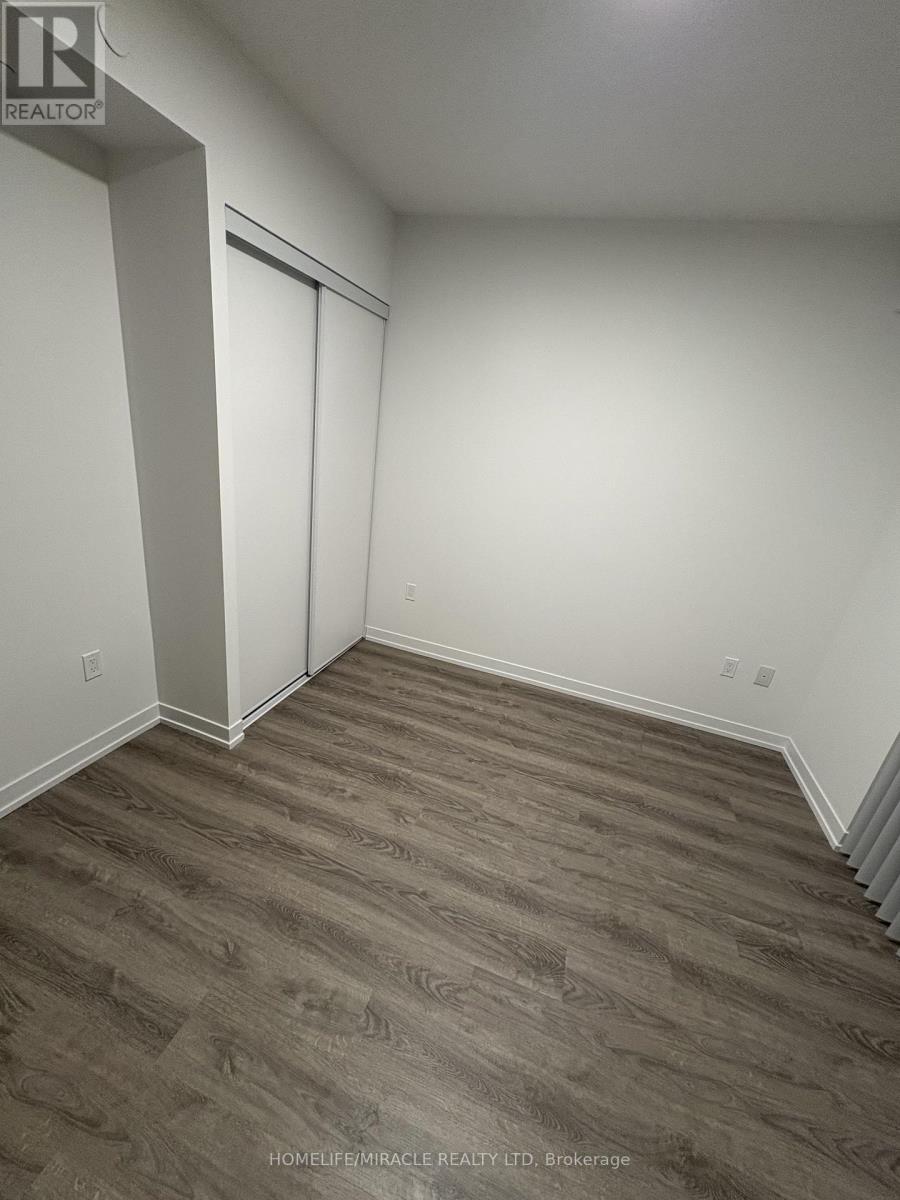 2001 - 195 Commerce Street, Vaughan, Ontario  L4K 0P9 - Photo 4 - N12419202