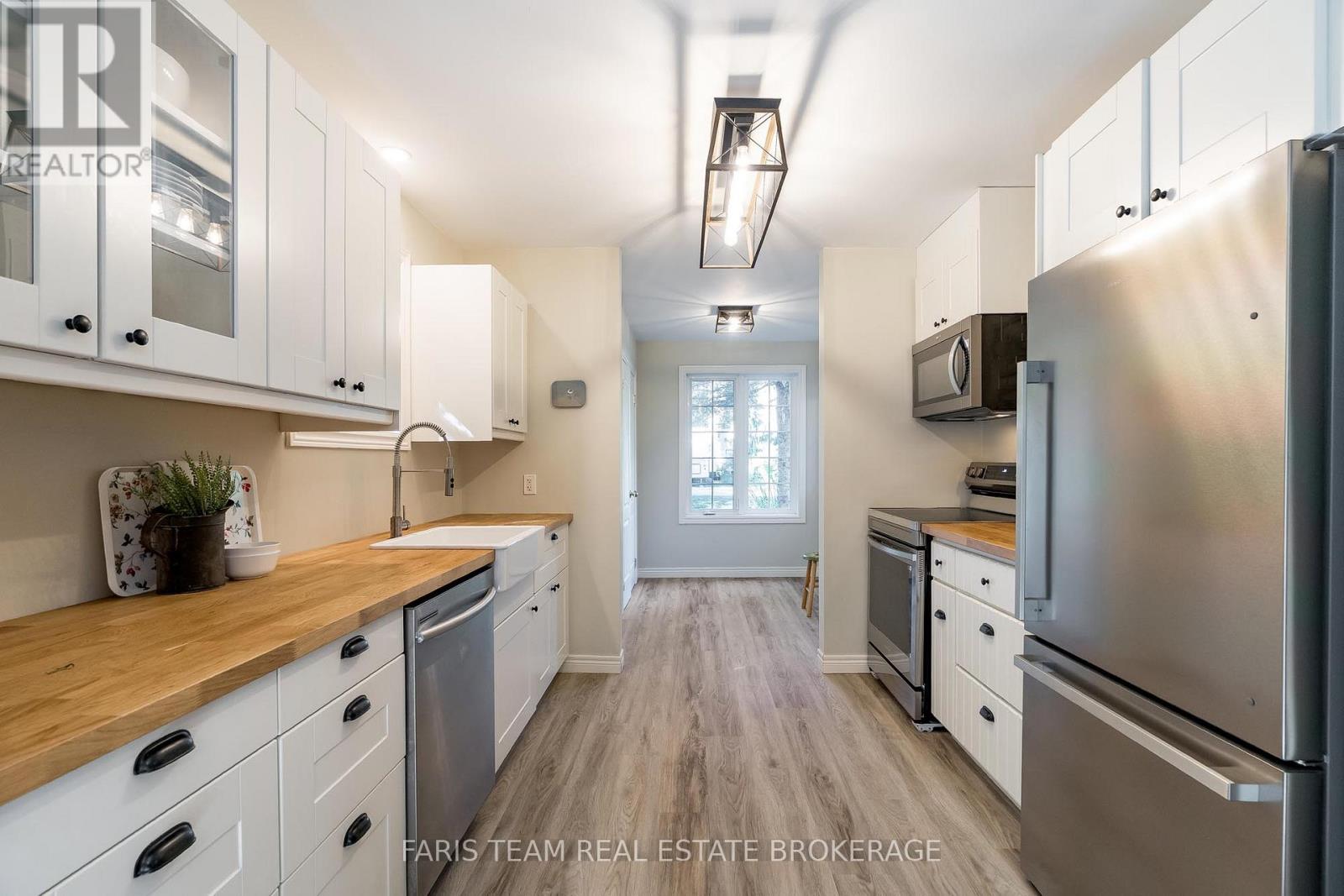 1089 Spruce Road, Innisfil, Ontario  L0L 1C0 - Photo 7 - N12419208