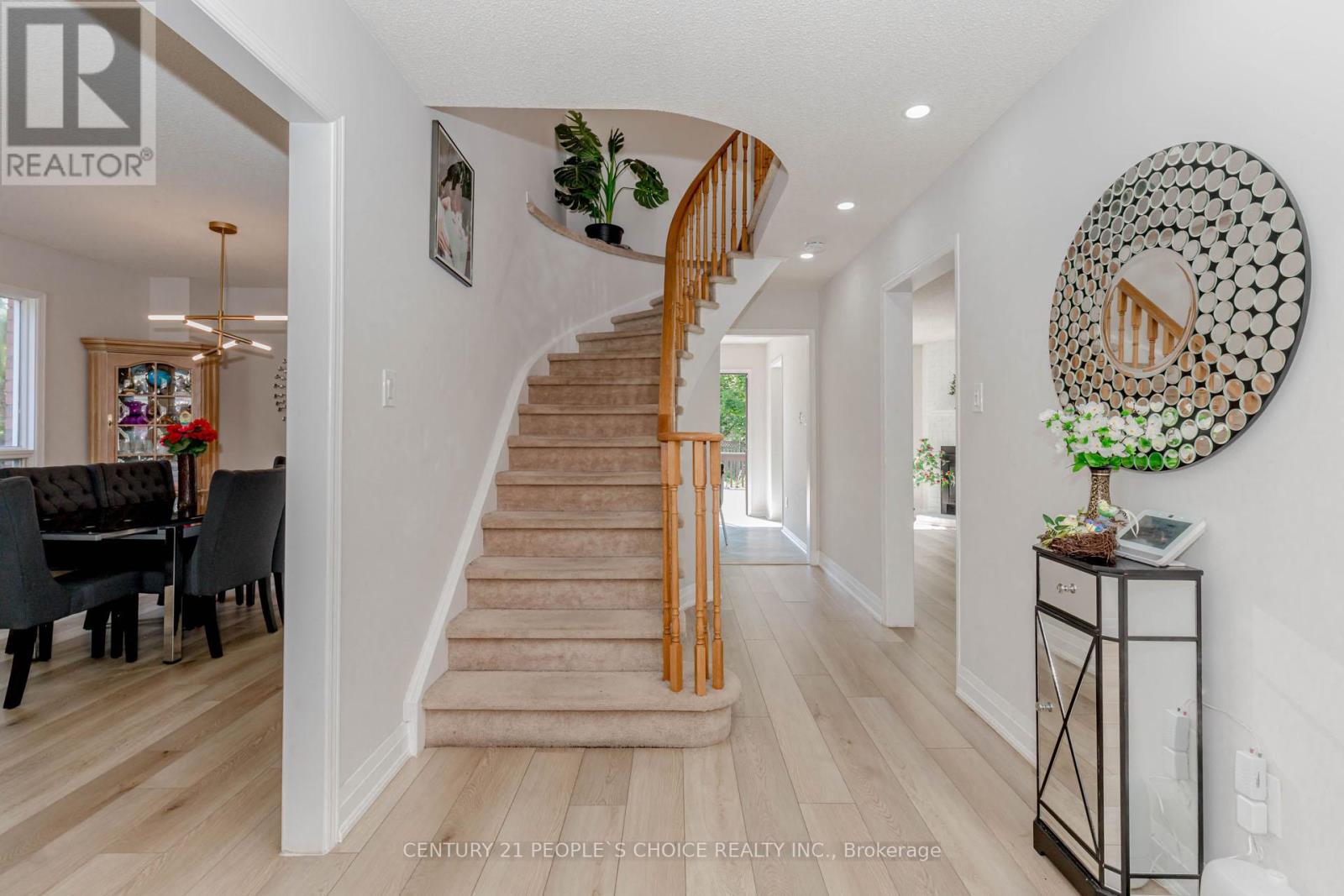 47 Blair Crescent, Barrie, Ontario  L4M 5Y6 - Photo 7 - S12419186