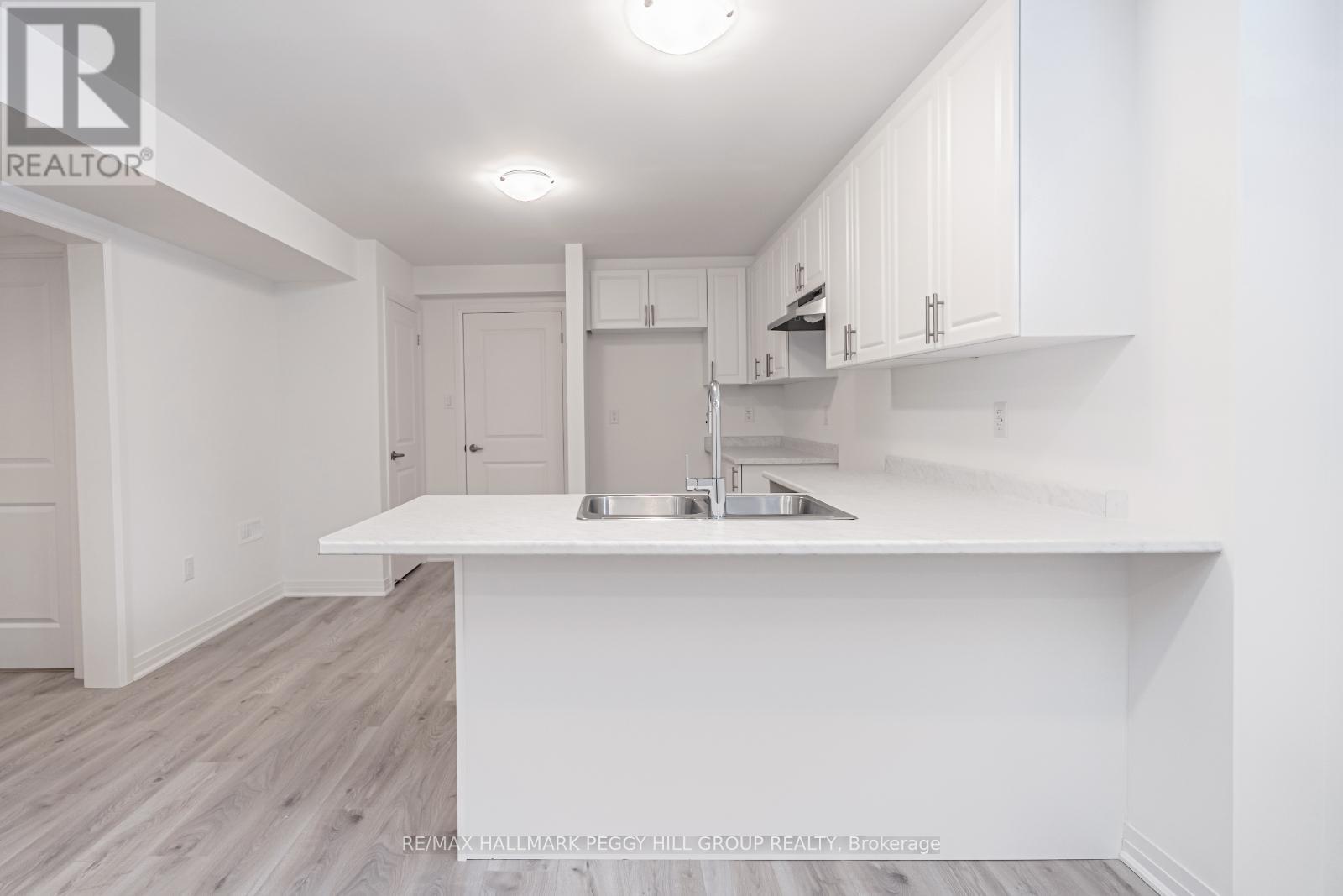 112 West Oak Trail, Barrie, Ontario  L9J 0L1 - Photo 16 - S12419206