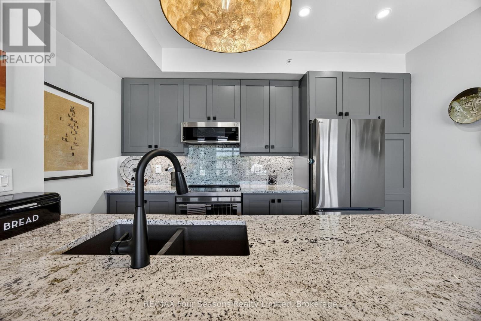 301 - 1 Shipyard Lane, Collingwood, Ontario  L9Y 0W2 - Photo 6 - S12419307