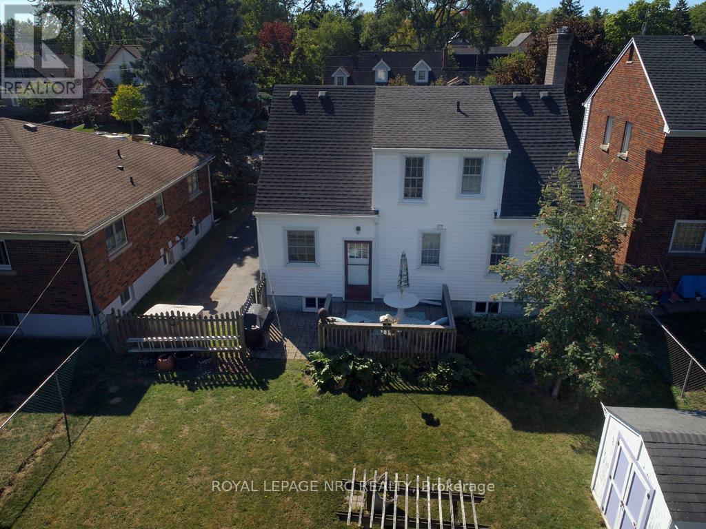 216 Highland Avenue, Fort Erie, Ontario  L2A 2X7 - Photo 13 - X12419353