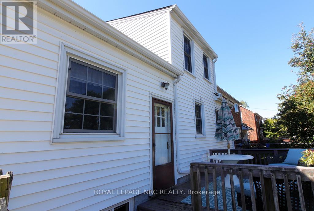 216 Highland Avenue, Fort Erie, Ontario  L2A 2X7 - Photo 14 - X12419353