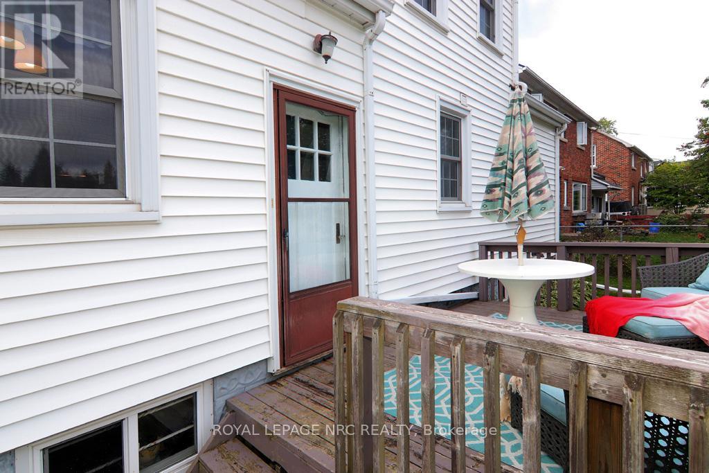 216 Highland Avenue, Fort Erie, Ontario  L2A 2X7 - Photo 15 - X12419353