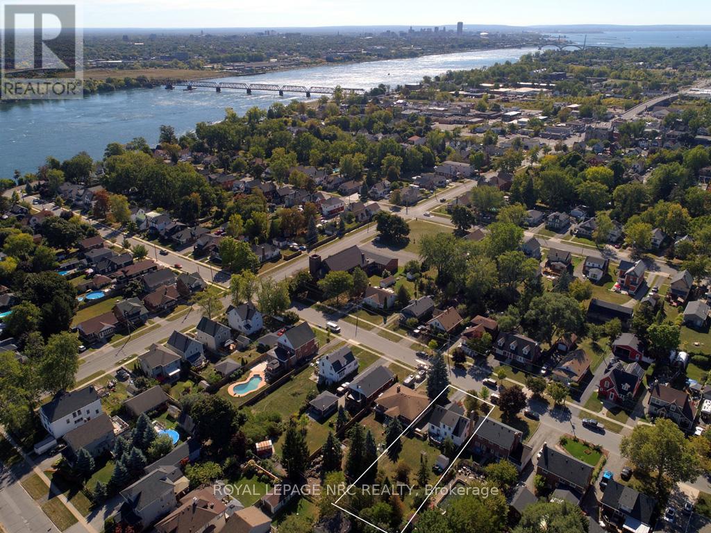 216 Highland Avenue, Fort Erie, Ontario  L2A 2X7 - Photo 20 - X12419353