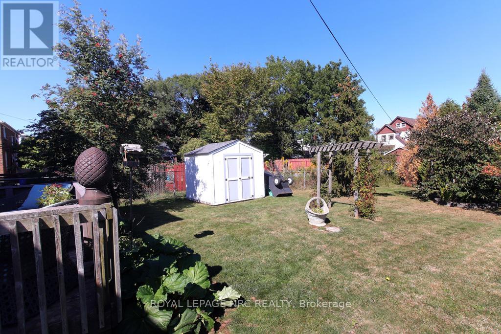 216 Highland Avenue, Fort Erie, Ontario  L2A 2X7 - Photo 24 - X12419353
