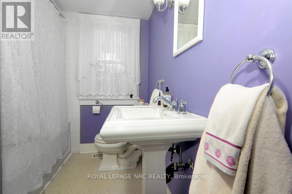 216 Highland Avenue, Fort Erie, Ontario  L2A 2X7 - Photo 42 - X12419353