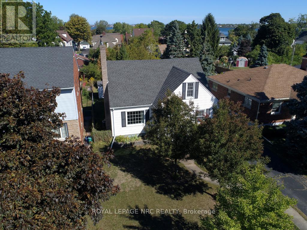 216 Highland Avenue, Fort Erie, Ontario  L2A 2X7 - Photo 6 - X12419353