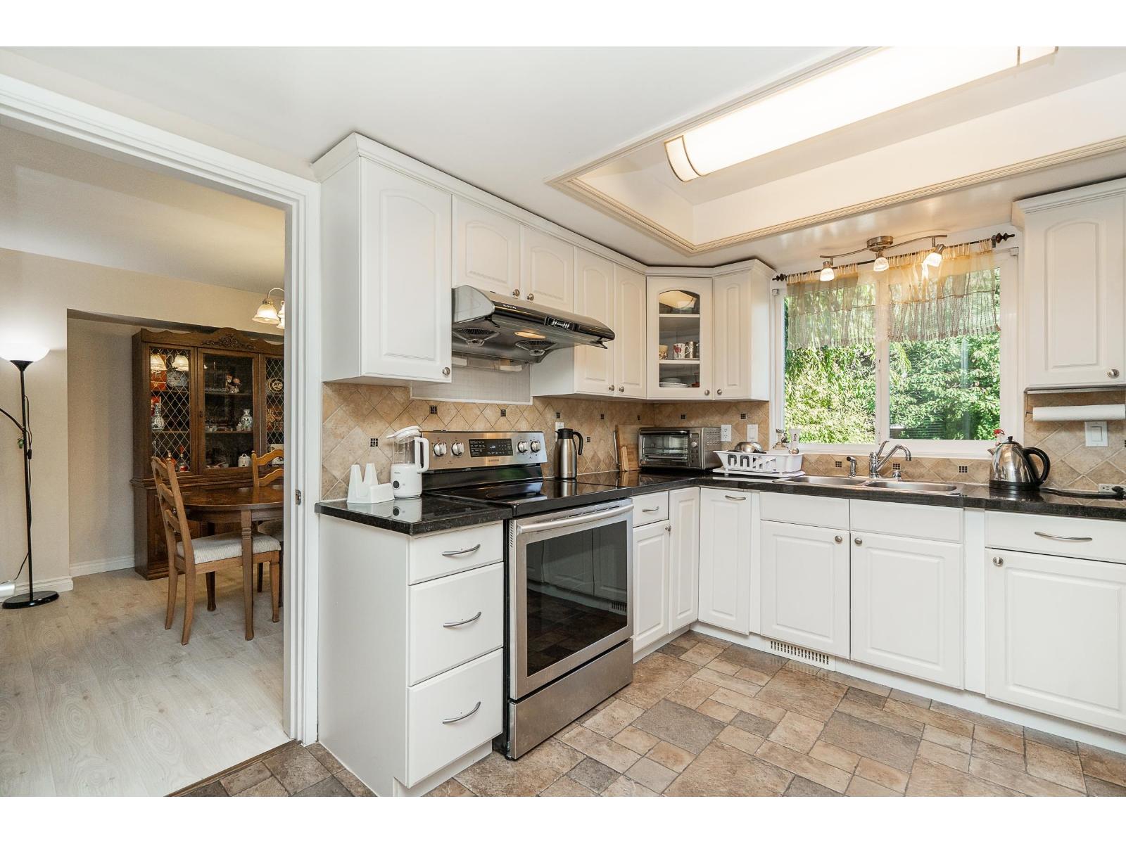 9674 155a Street, Surrey, British Columbia  V3R 7N8 - Photo 11 - R3050523