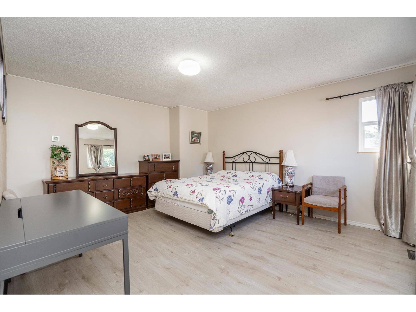 9674 155a Street, Surrey, British Columbia  V3R 7N8 - Photo 3 - R3050523