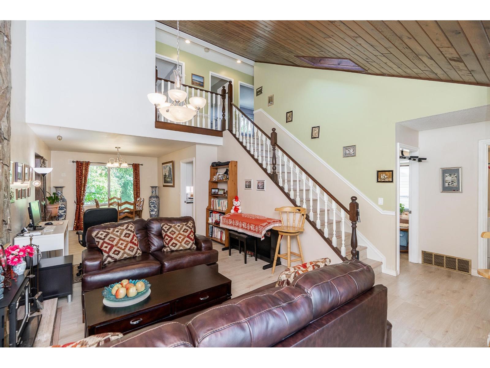 9674 155a Street, Surrey, British Columbia  V3R 7N8 - Photo 8 - R3050523