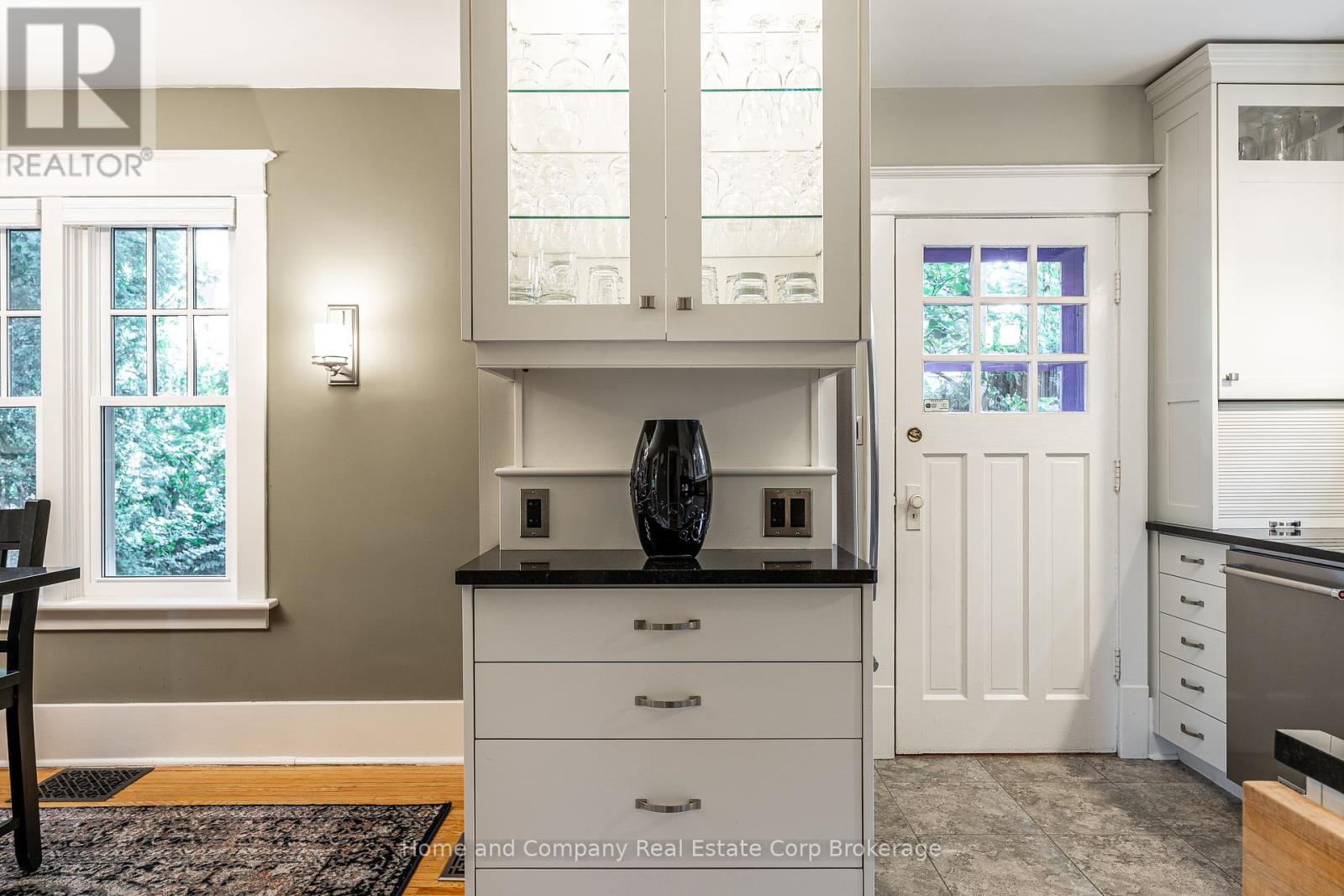 11 Water Street, Stratford, Ontario  N5A 3B9 - Photo 15 - X12419313