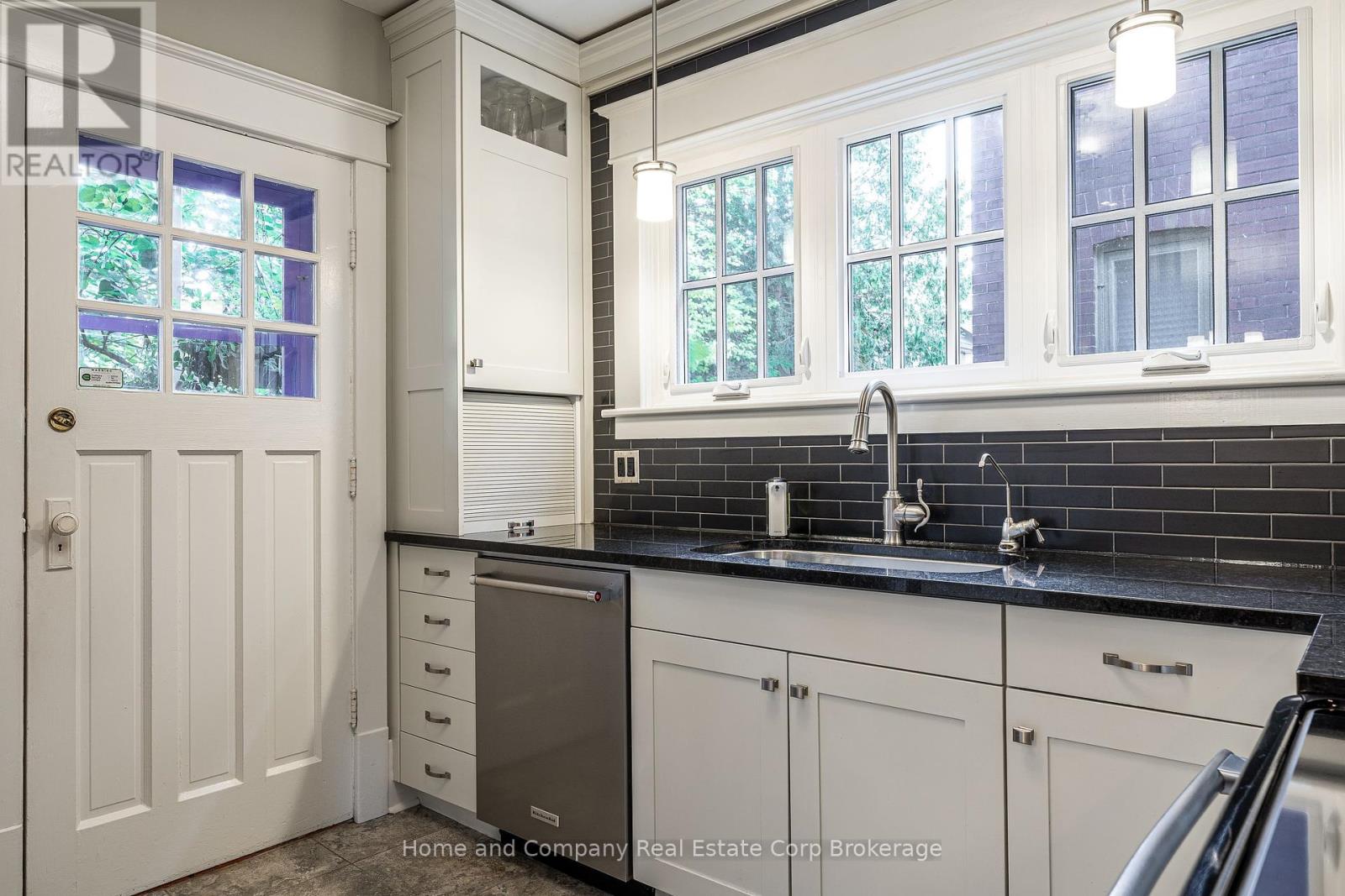 11 Water Street, Stratford, Ontario  N5A 3B9 - Photo 16 - X12419313