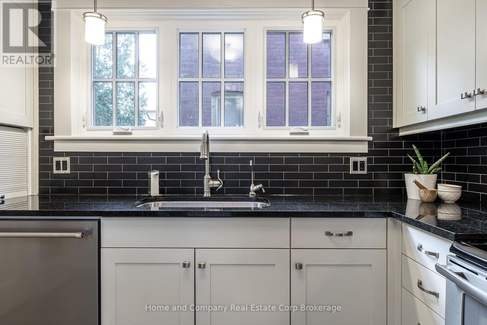 11 Water Street, Stratford, Ontario  N5A 3B9 - Photo 4 - X12419313