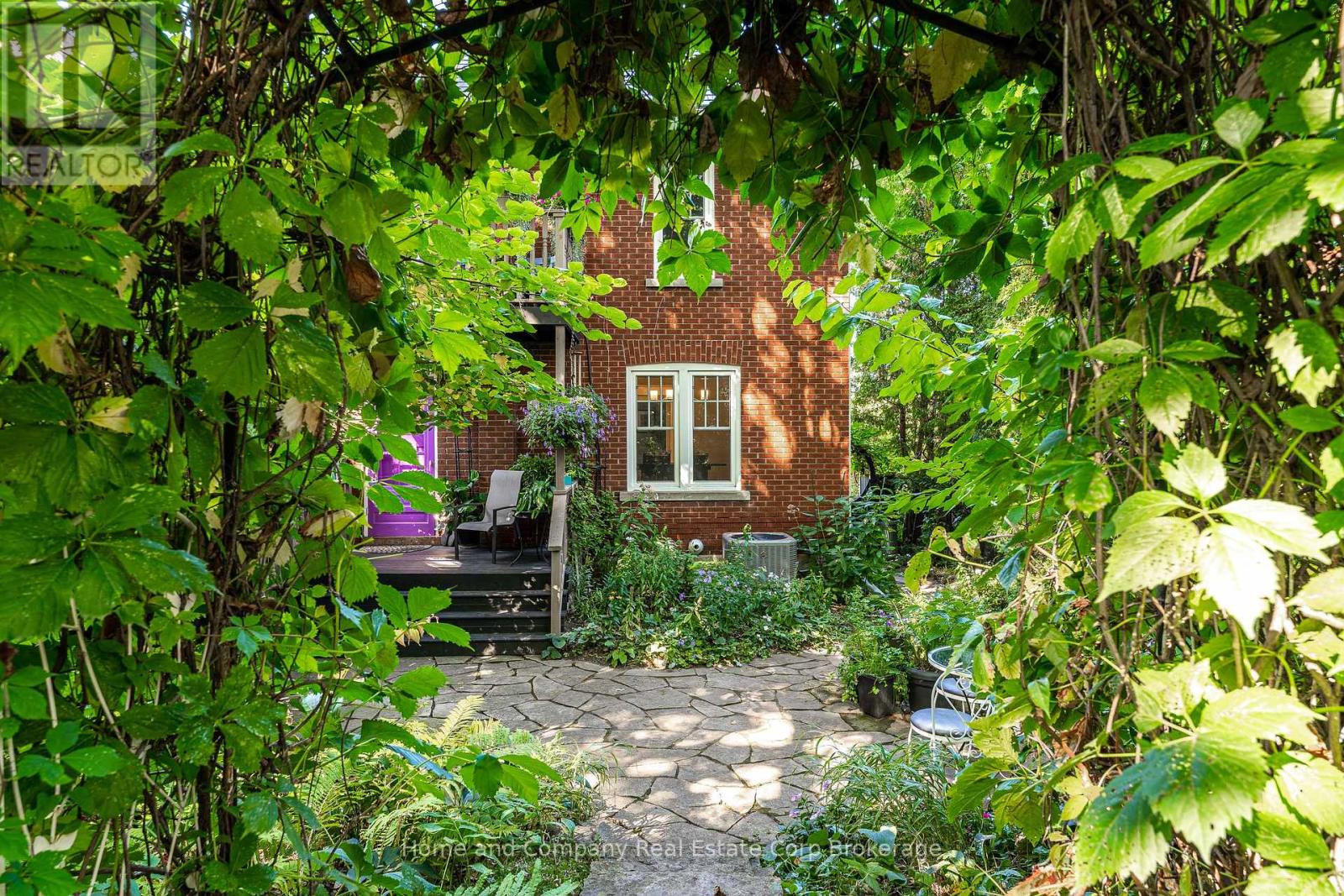 11 Water Street, Stratford, Ontario  N5A 3B9 - Photo 5 - X12419313