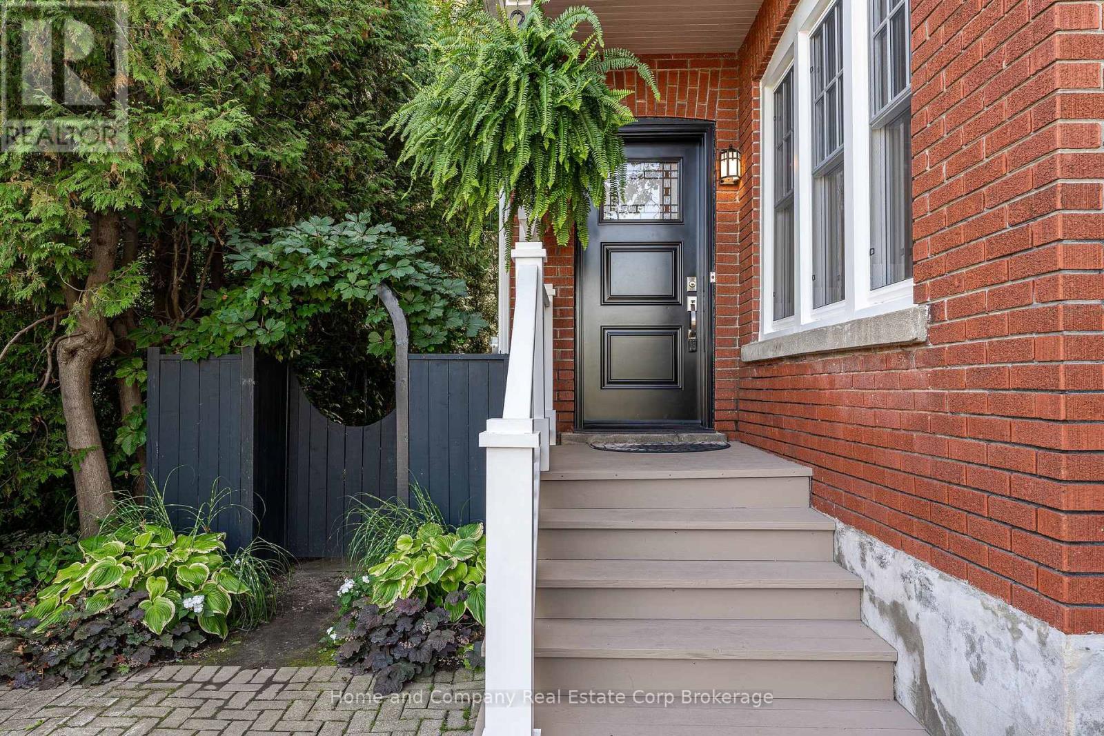 11 Water Street, Stratford, Ontario  N5A 3B9 - Photo 7 - X12419313