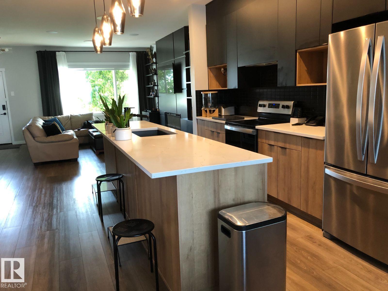 633 Merlin Ld Nw, Edmonton, Alberta  T5S 0M1 - Photo 2 - E4457580