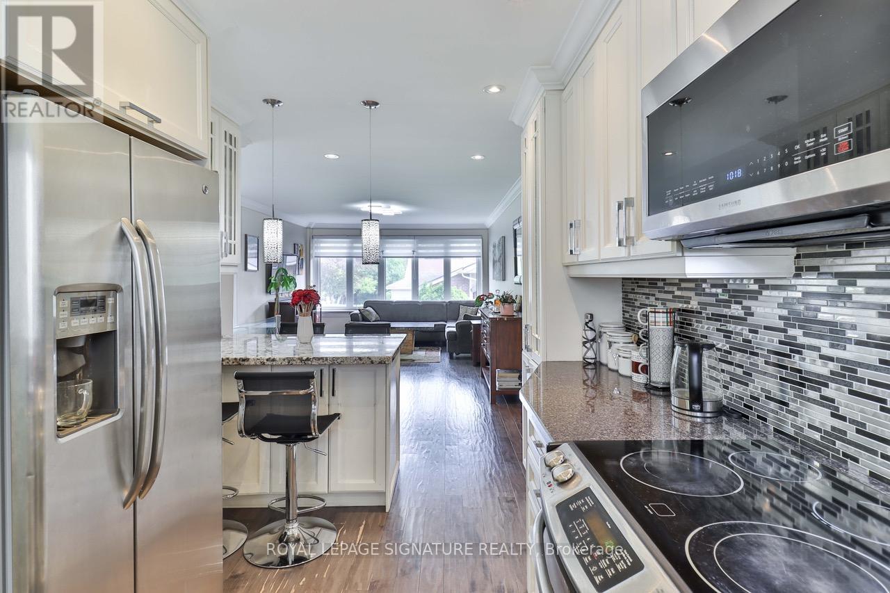 76 Berkinshaw Crescent, Toronto, Ontario  M3B 2T2 - Photo 10 - C12387891