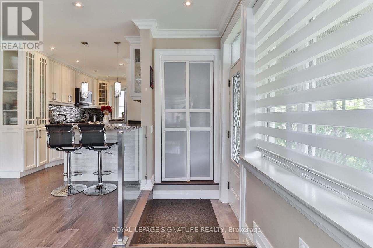 76 Berkinshaw Crescent, Toronto, Ontario  M3B 2T2 - Photo 21 - C12387891