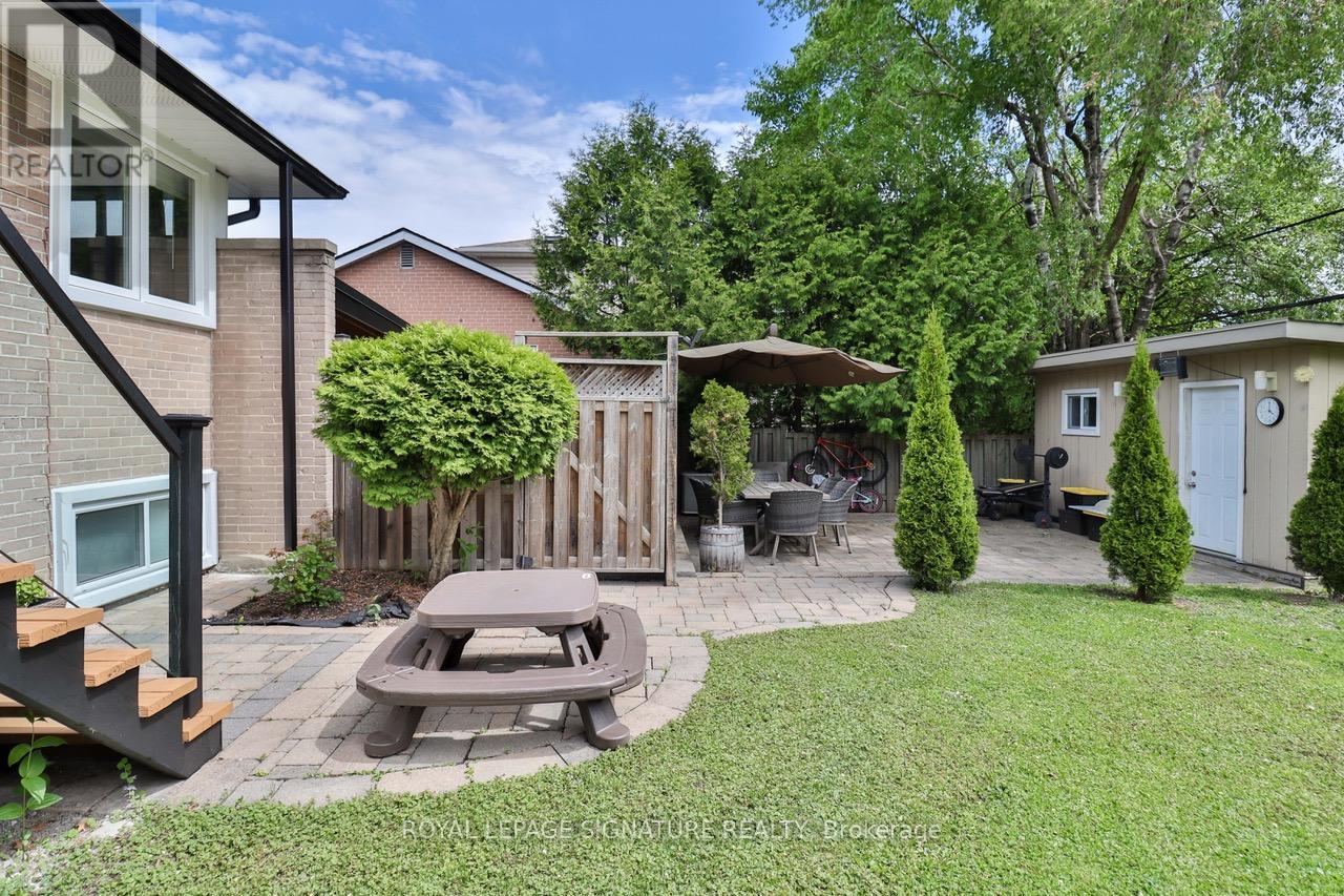 76 Berkinshaw Crescent, Toronto, Ontario  M3B 2T2 - Photo 22 - C12387891