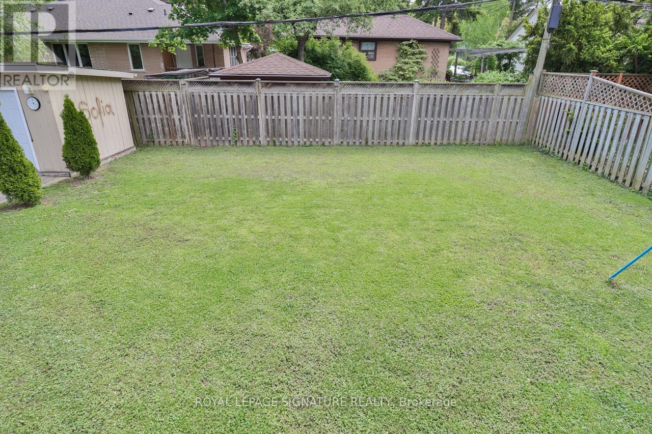 76 Berkinshaw Crescent, Toronto, Ontario  M3B 2T2 - Photo 25 - C12387891
