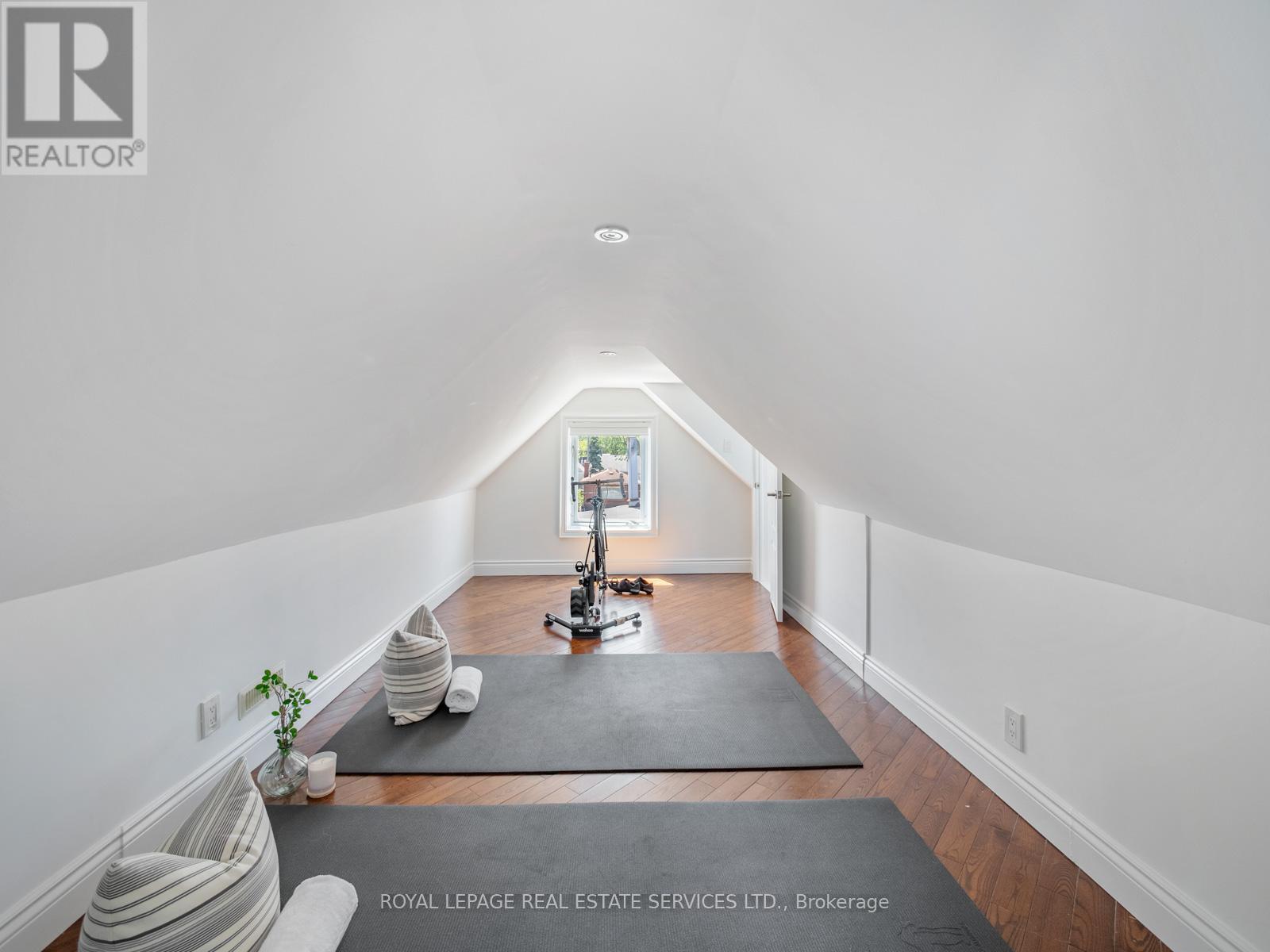 15 Melville Avenue, Toronto, Ontario  M6G 1Y1 - Photo 23 - W12419143