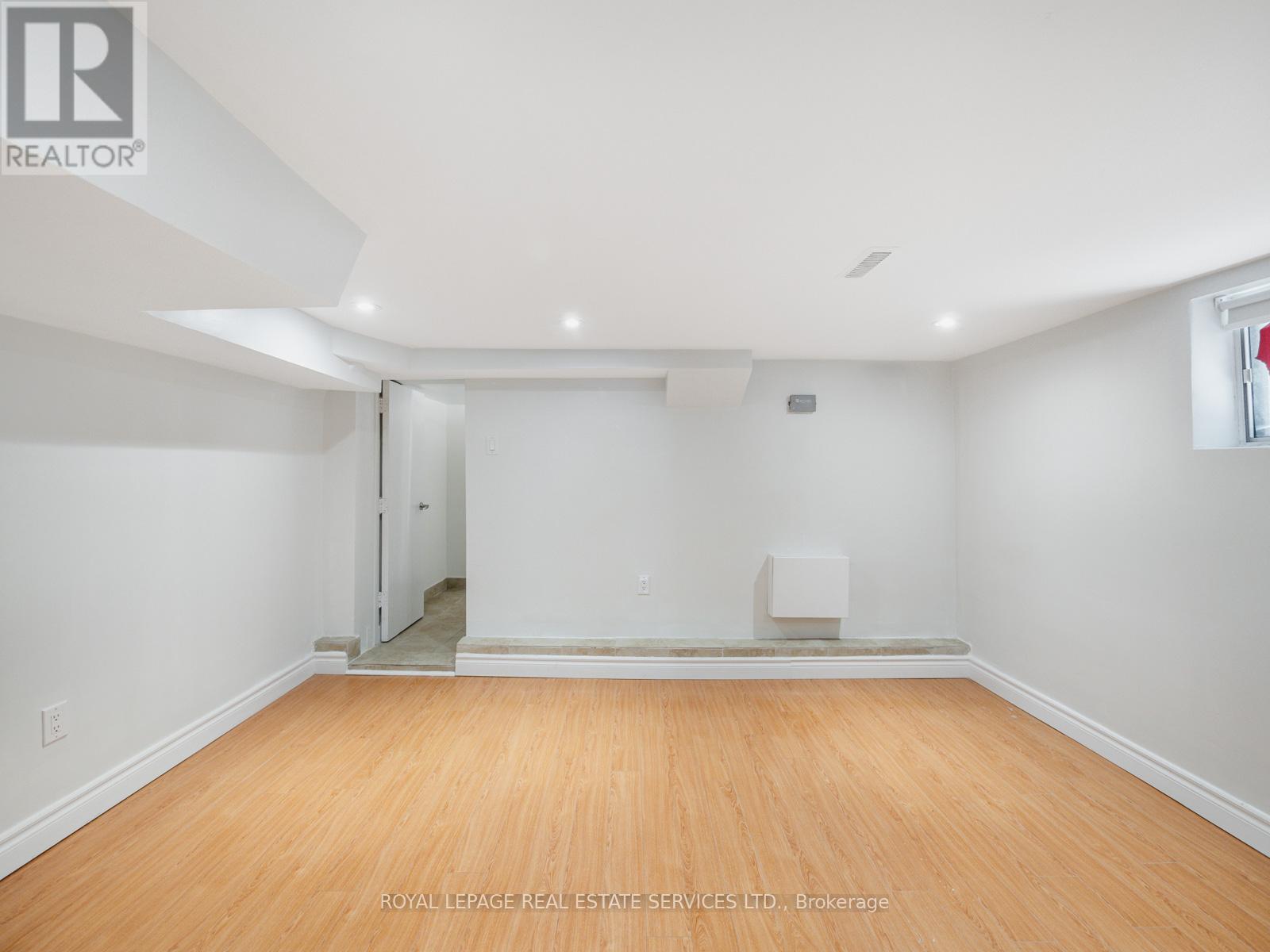 15 Melville Avenue, Toronto, Ontario  M6G 1Y1 - Photo 28 - W12419143