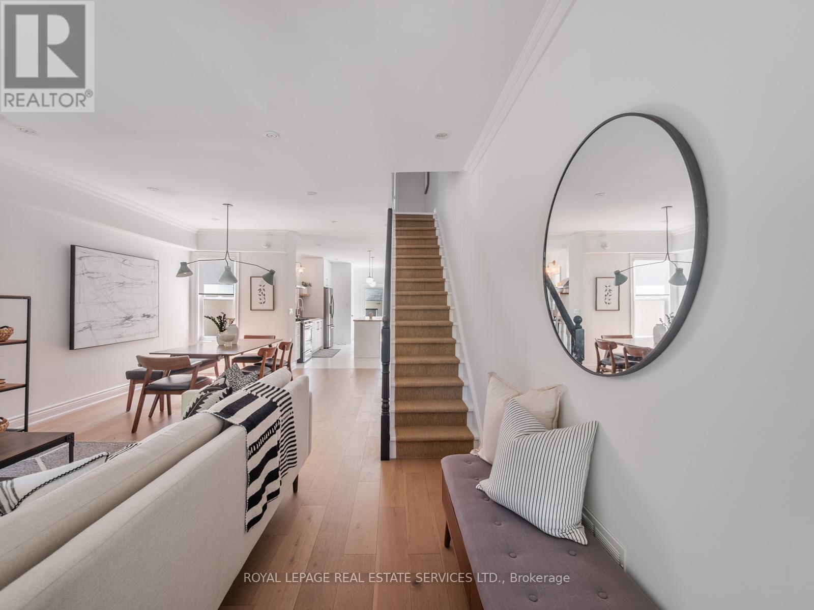 Property at 15 MELVILLE AVENUE image 3