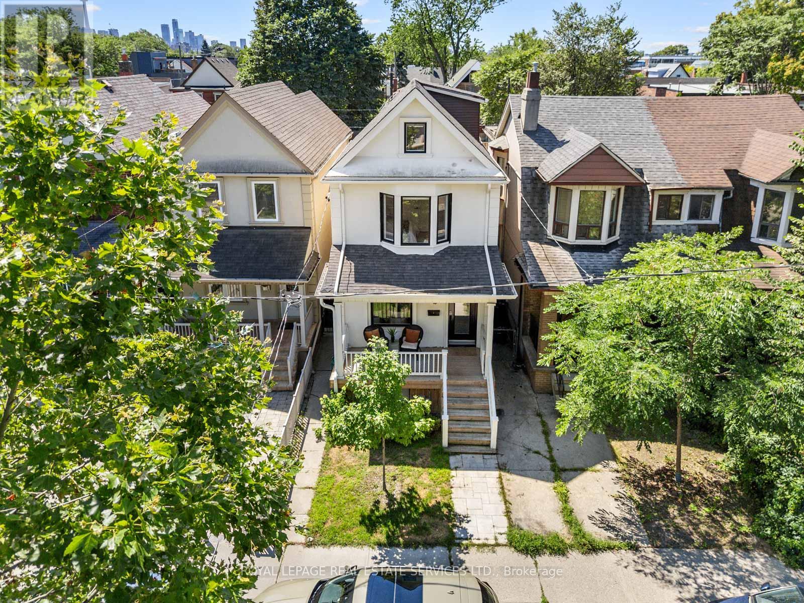 15 Melville Avenue, Toronto, Ontario  M6G 1Y1 - Photo 32 - W12419143
