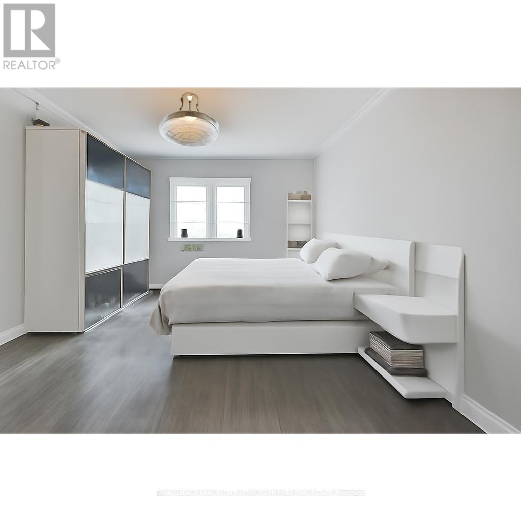 880 6th Street, Mississauga, Ontario  L5E 1N6 - Photo 21 - W12419148