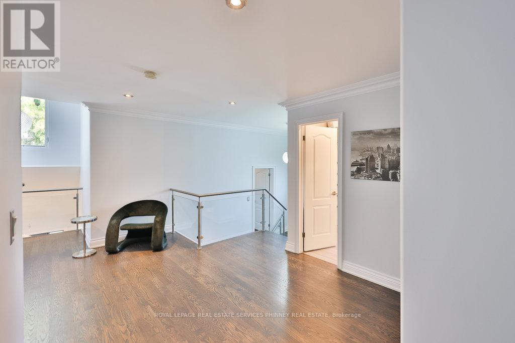 880 6th Street, Mississauga, Ontario  L5E 1N6 - Photo 31 - W12419148