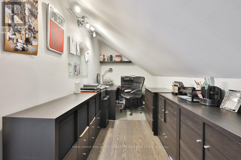 880 6th Street, Mississauga, Ontario  L5E 1N6 - Photo 34 - W12419148