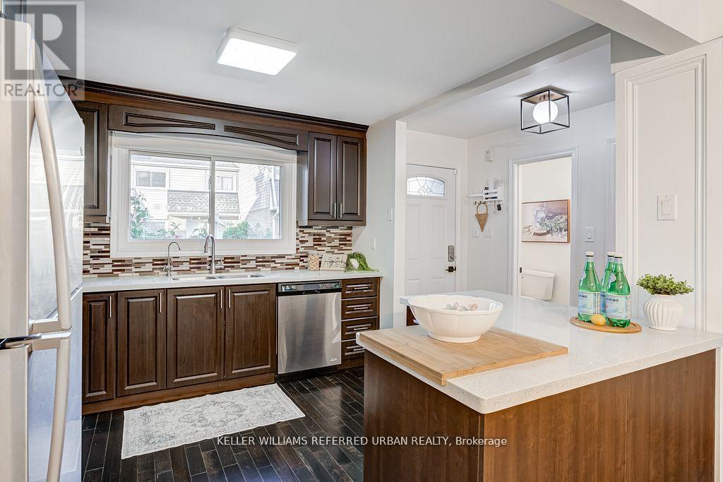 26 - 2050 Upper Middle Road, Burlington (Brant Hills), Ontario  L7P 3R9 - Photo 2 - W12419171