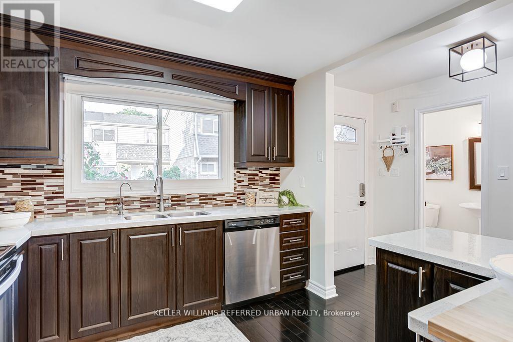 26 - 2050 Upper Middle Road, Burlington (Brant Hills), Ontario  L7P 3R9 - Photo 4 - W12419171