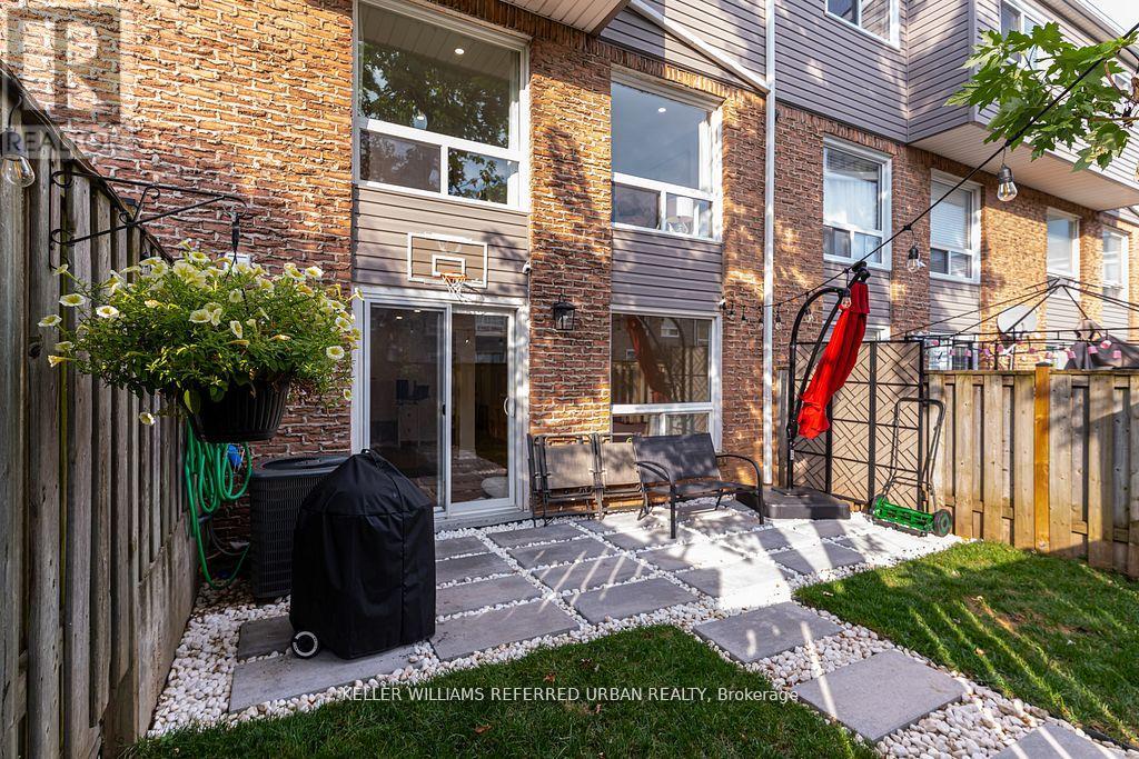 26 - 2050 Upper Middle Road, Burlington (Brant Hills), Ontario  L7P 3R9 - Photo 40 - W12419171