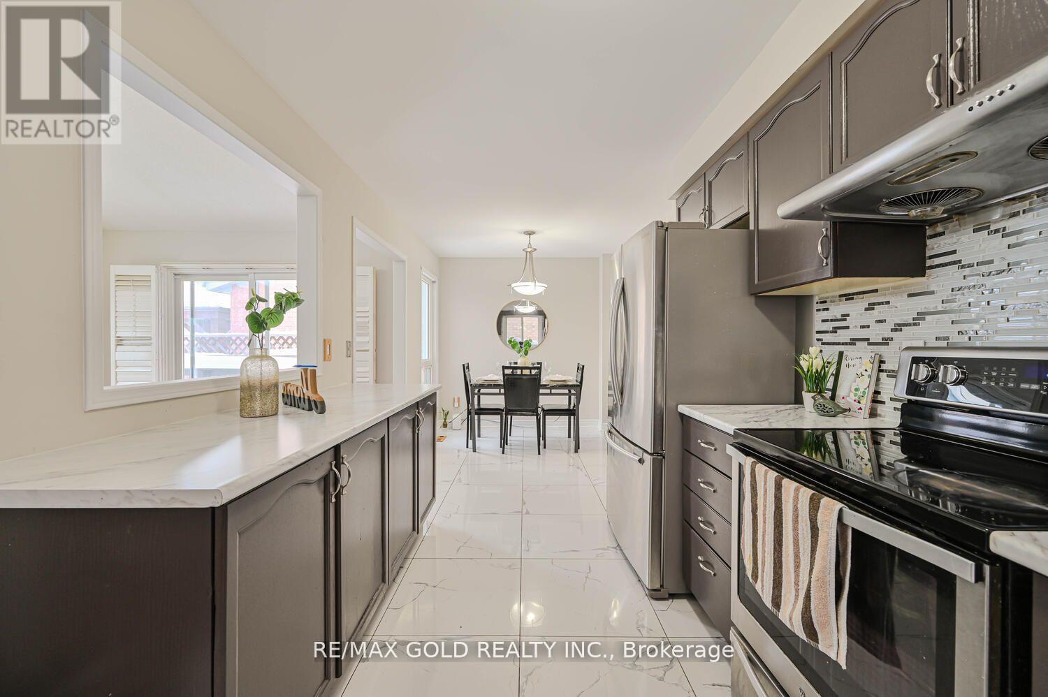 27 Buttercup Lane, Brampton, Ontario  L6R 1M9 - Photo 16 - W12419216