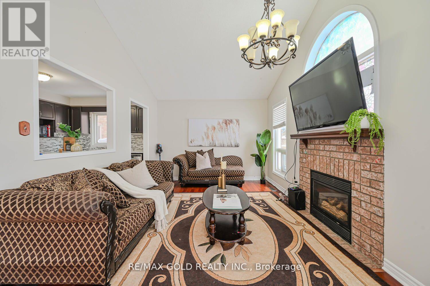 27 Buttercup Lane, Brampton, Ontario  L6R 1M9 - Photo 17 - W12419216