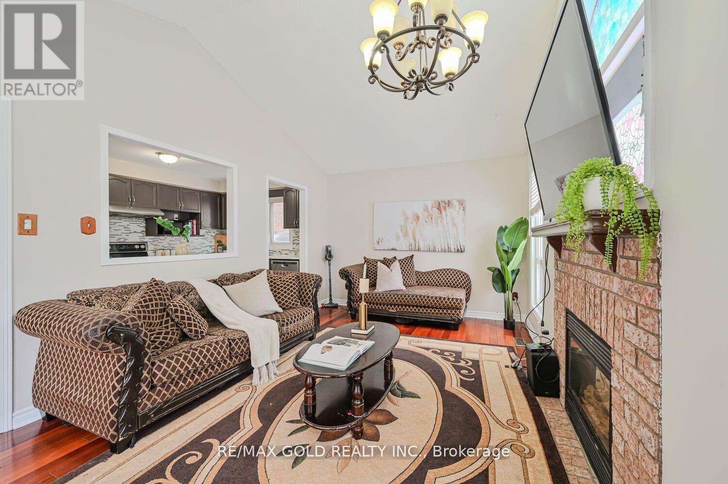 27 Buttercup Lane, Brampton, Ontario  L6R 1M9 - Photo 19 - W12419216