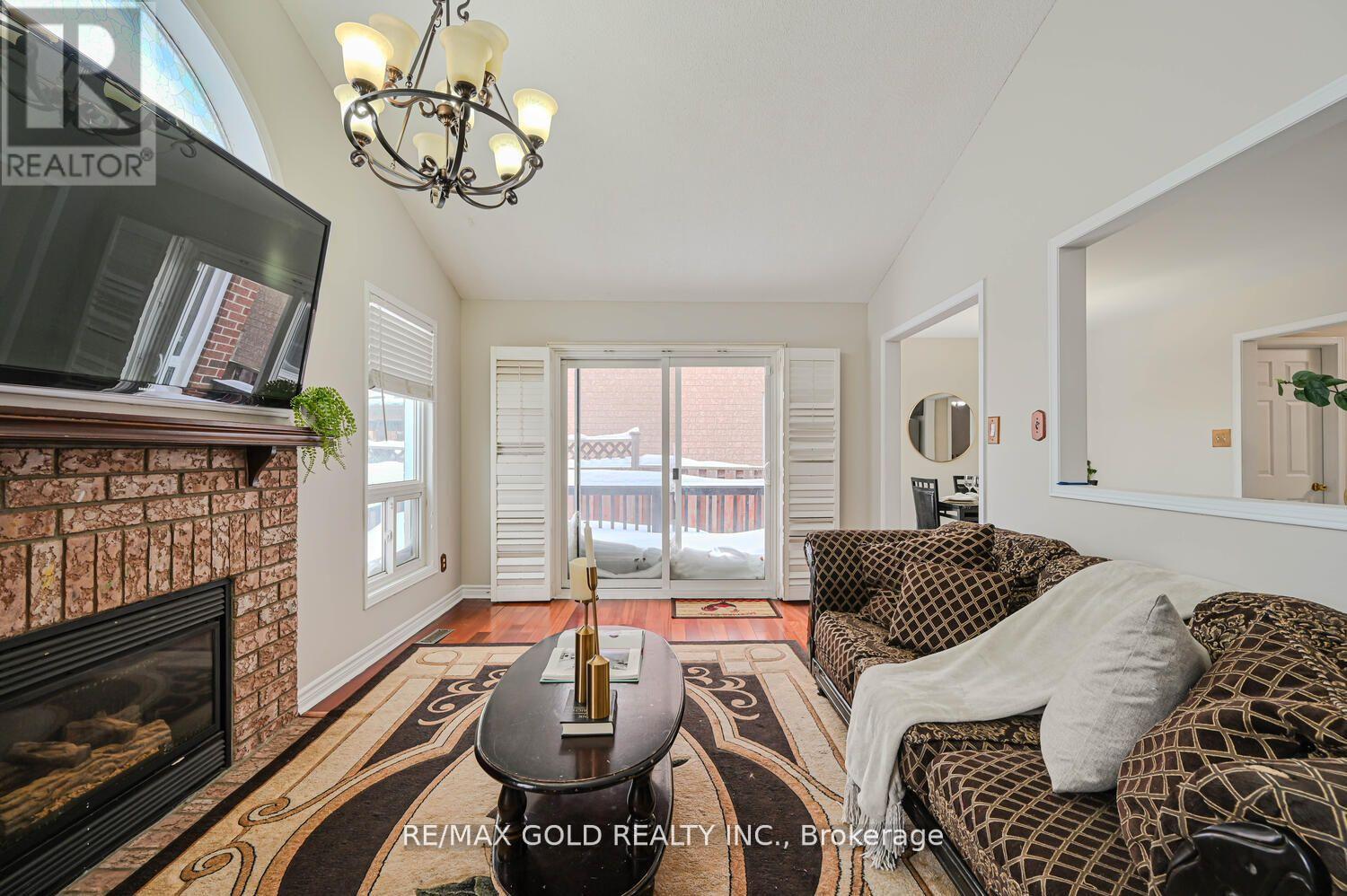 27 Buttercup Lane, Brampton, Ontario  L6R 1M9 - Photo 21 - W12419216