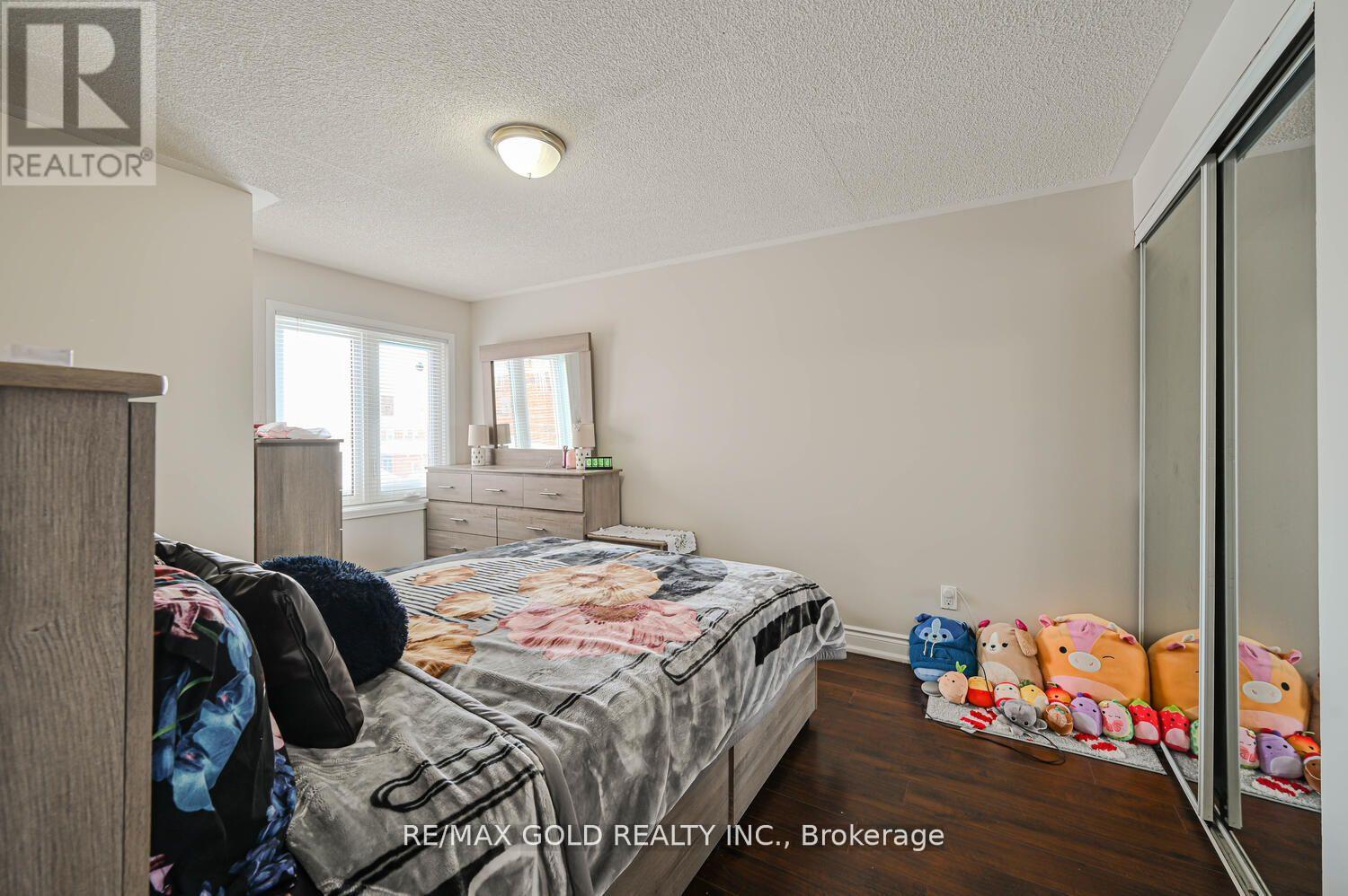 27 Buttercup Lane, Brampton, Ontario  L6R 1M9 - Photo 32 - W12419216