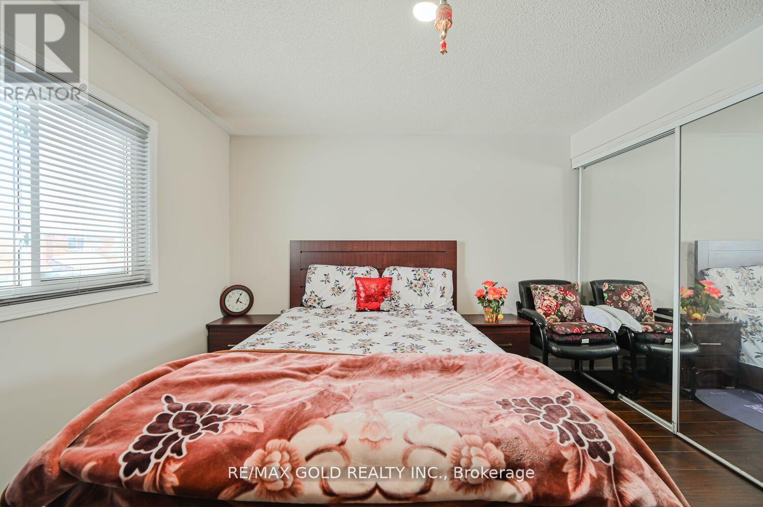 27 Buttercup Lane, Brampton, Ontario  L6R 1M9 - Photo 36 - W12419216