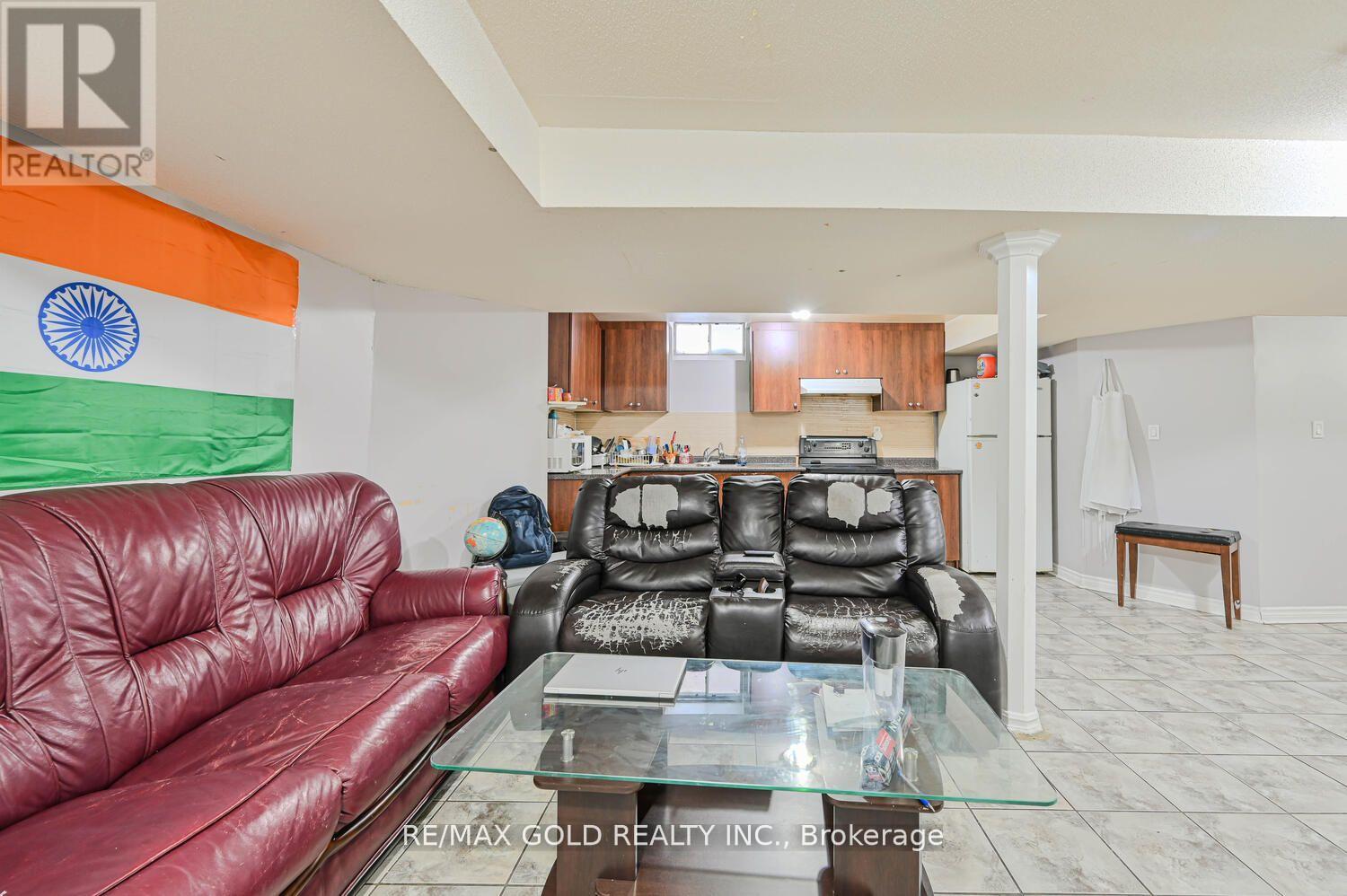 27 Buttercup Lane, Brampton, Ontario  L6R 1M9 - Photo 38 - W12419216