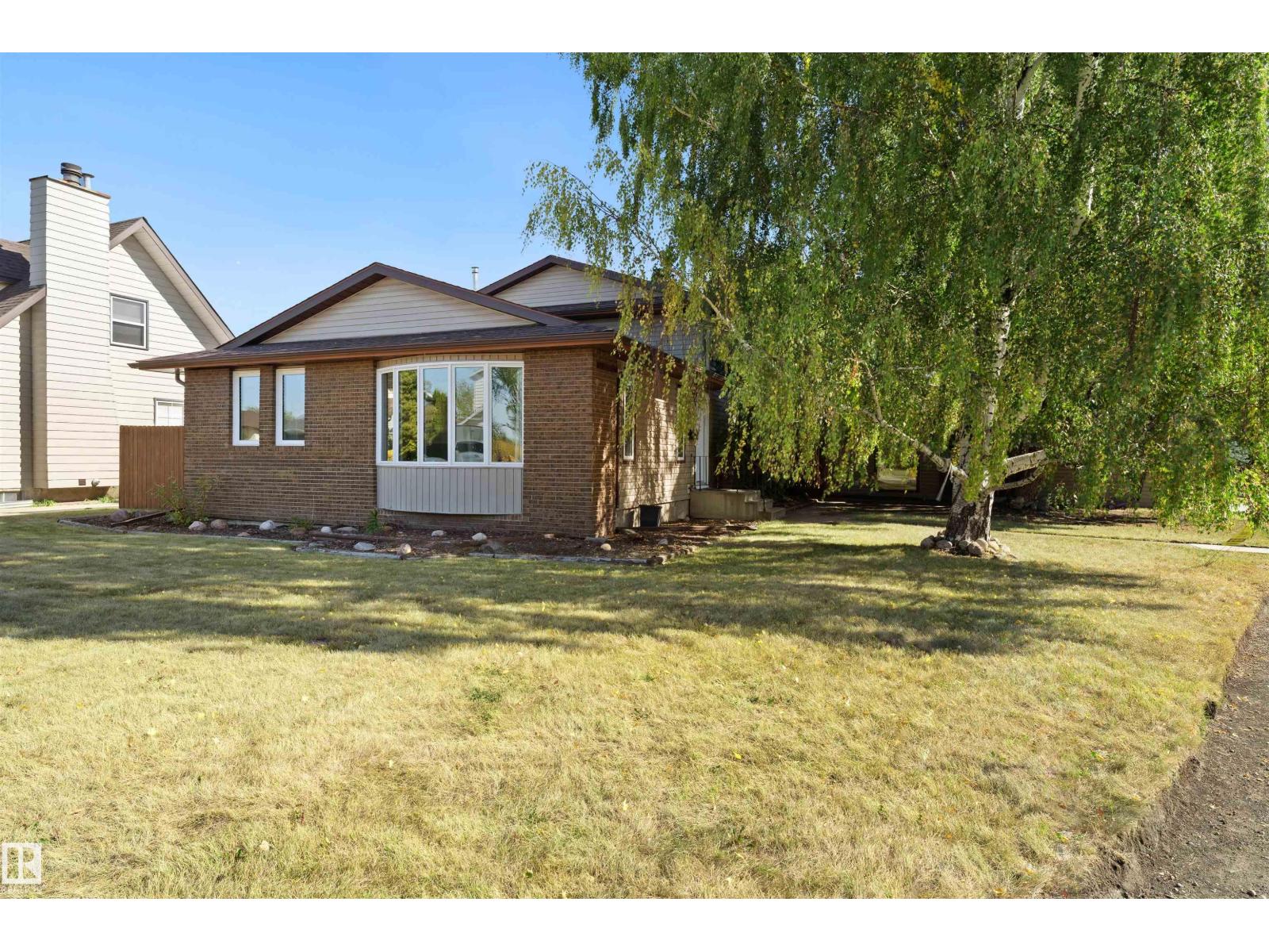 363 HUFFMAN CR NW, Edmonton, Alberta