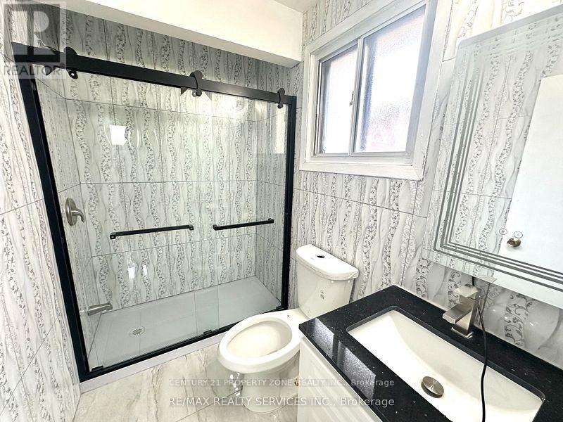 Upper - 7600 Middleshire Drive, Mississauga, Ontario  L4T 3S2 - Photo 13 - W12382115