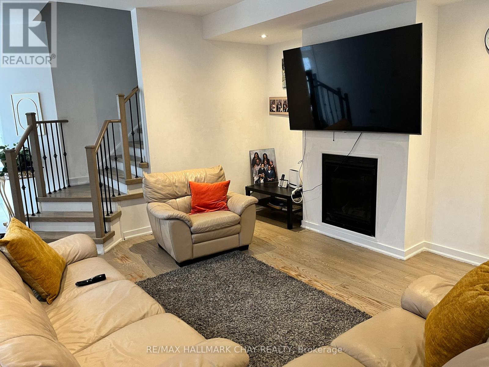 1 Alaskan Heights, Barrie (Holly), Ontario  L9J 0B1 - Photo 4 - S12384232