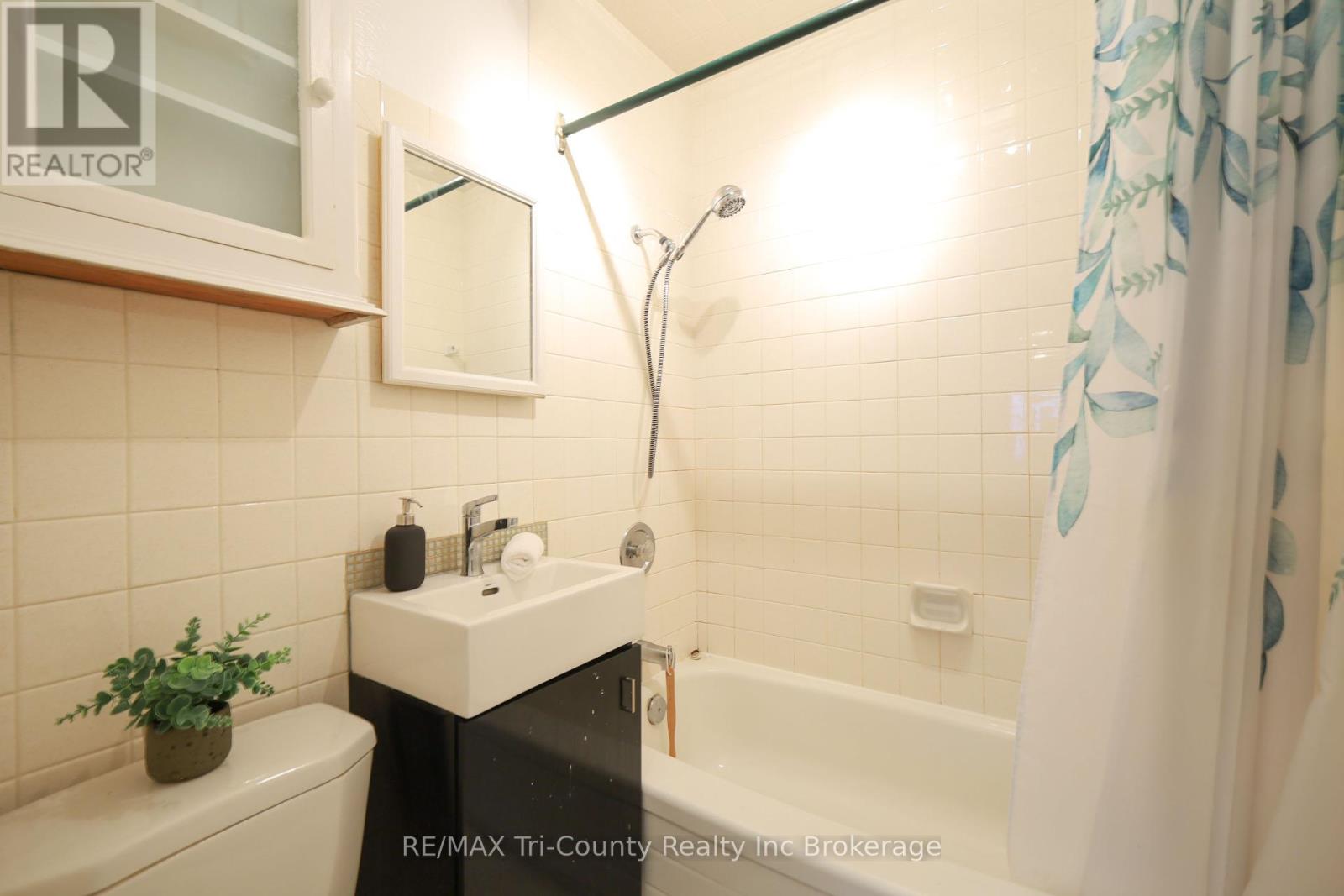 164 Fellner Avenue, London East, Ontario  N5W 4H1 - Photo 12 - X12419346