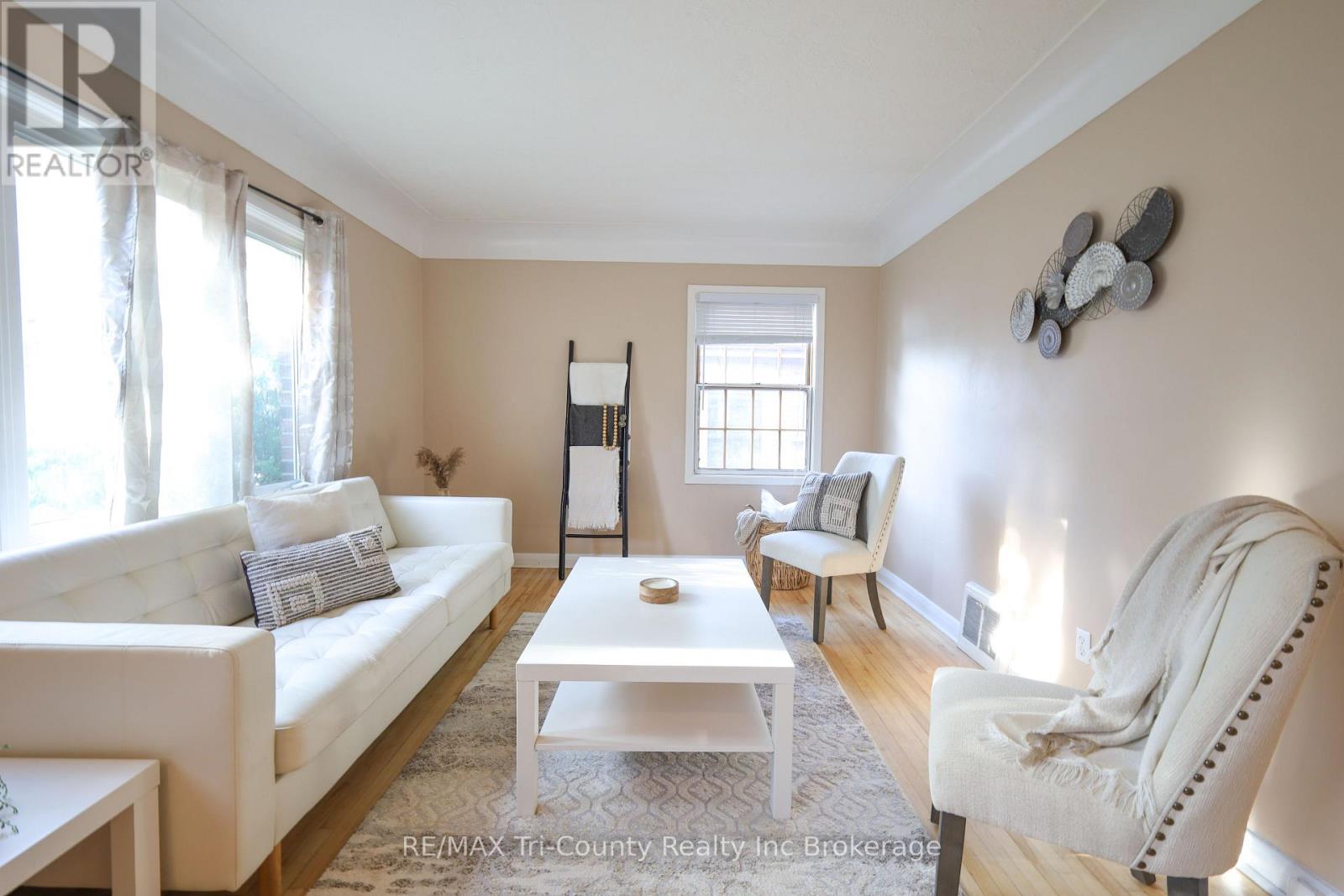 164 Fellner Avenue, London East, Ontario  N5W 4H1 - Photo 3 - X12419346